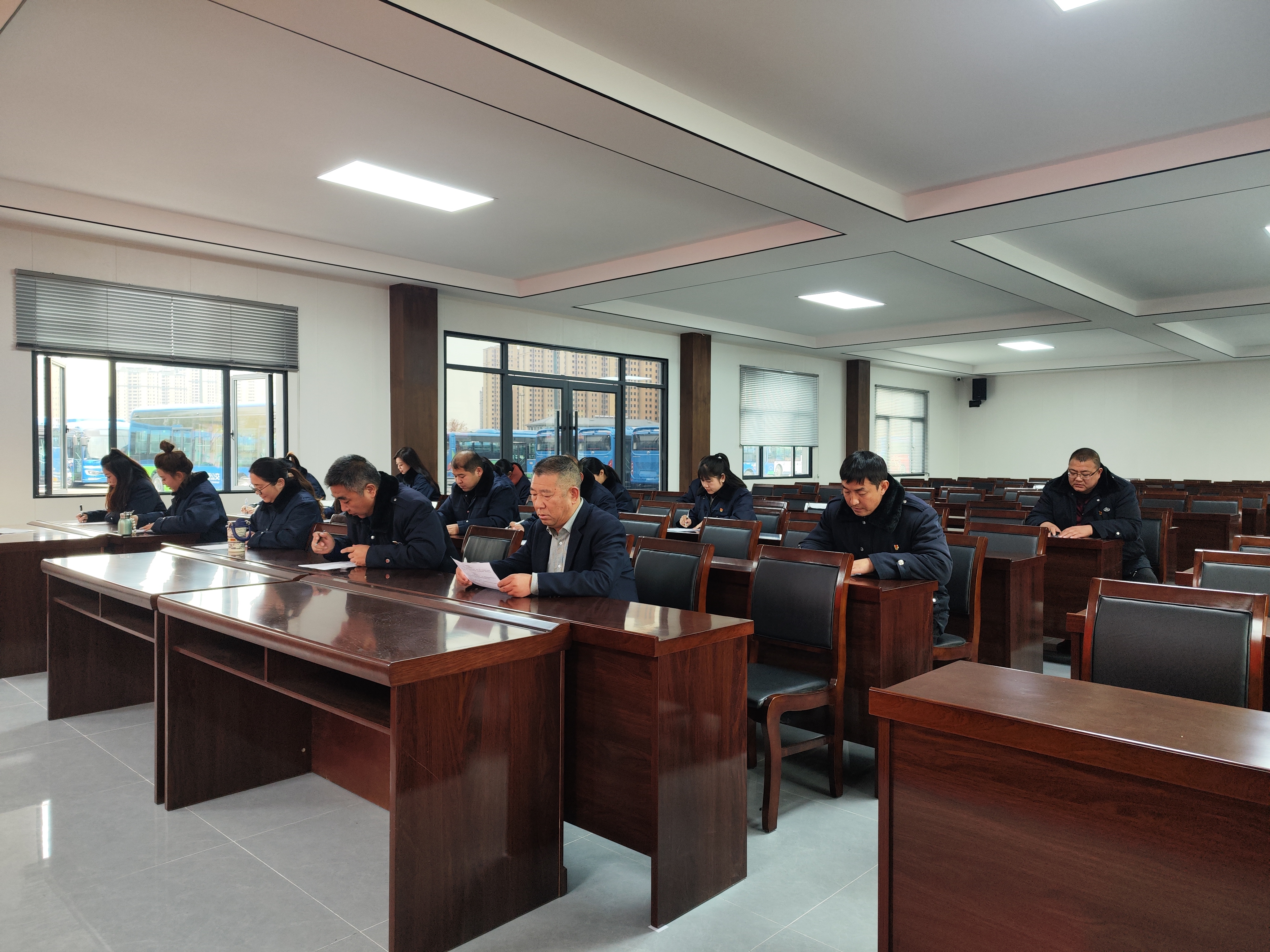 公交集團(tuán)公交事業(yè)一部開展干部職工廉政專題培訓(xùn)