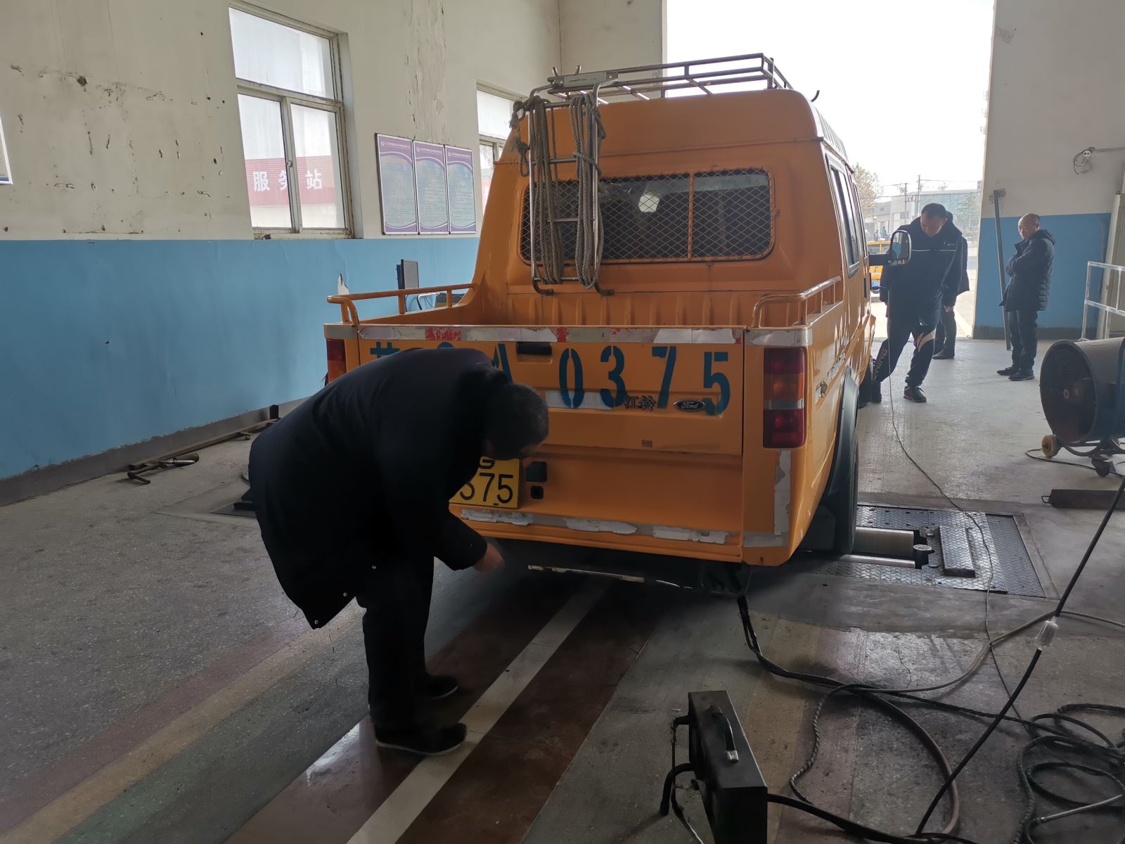 公交集團(tuán)經(jīng)營(yíng)發(fā)展事業(yè)部做好車(chē)輛年檢工作