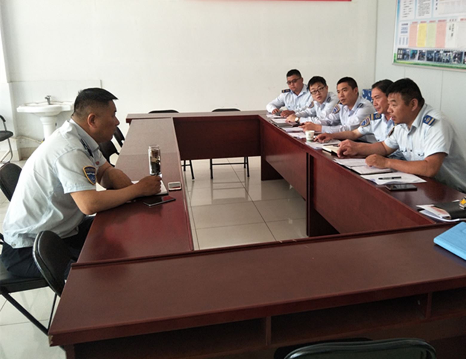 公交集團(tuán)經(jīng)營發(fā)展事業(yè)部召開端午節(jié)前生產(chǎn)運(yùn)營會(huì)