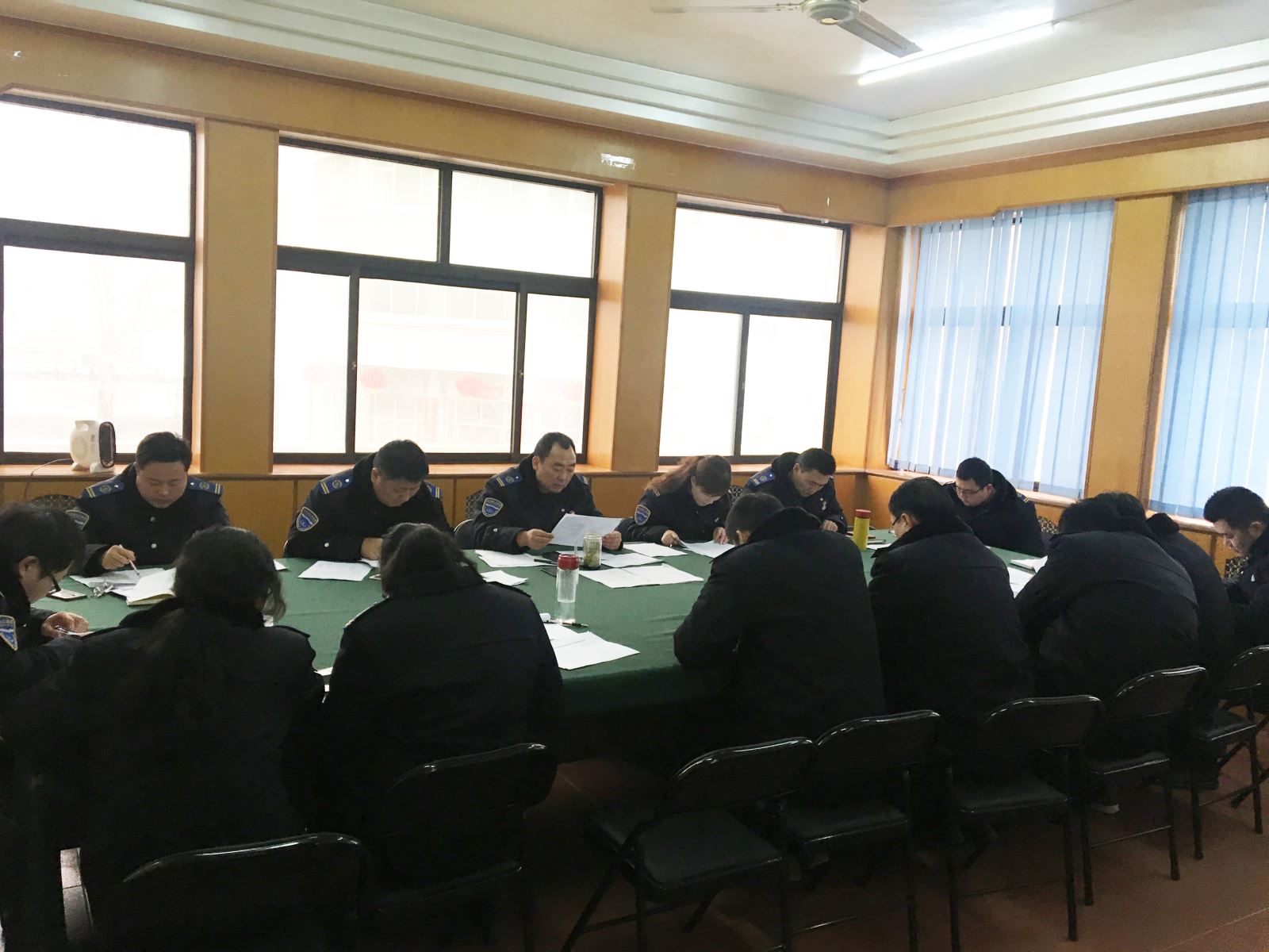 公交集團(tuán)經(jīng)營發(fā)展事業(yè)部組織召開績效考核方案修訂專題討論會