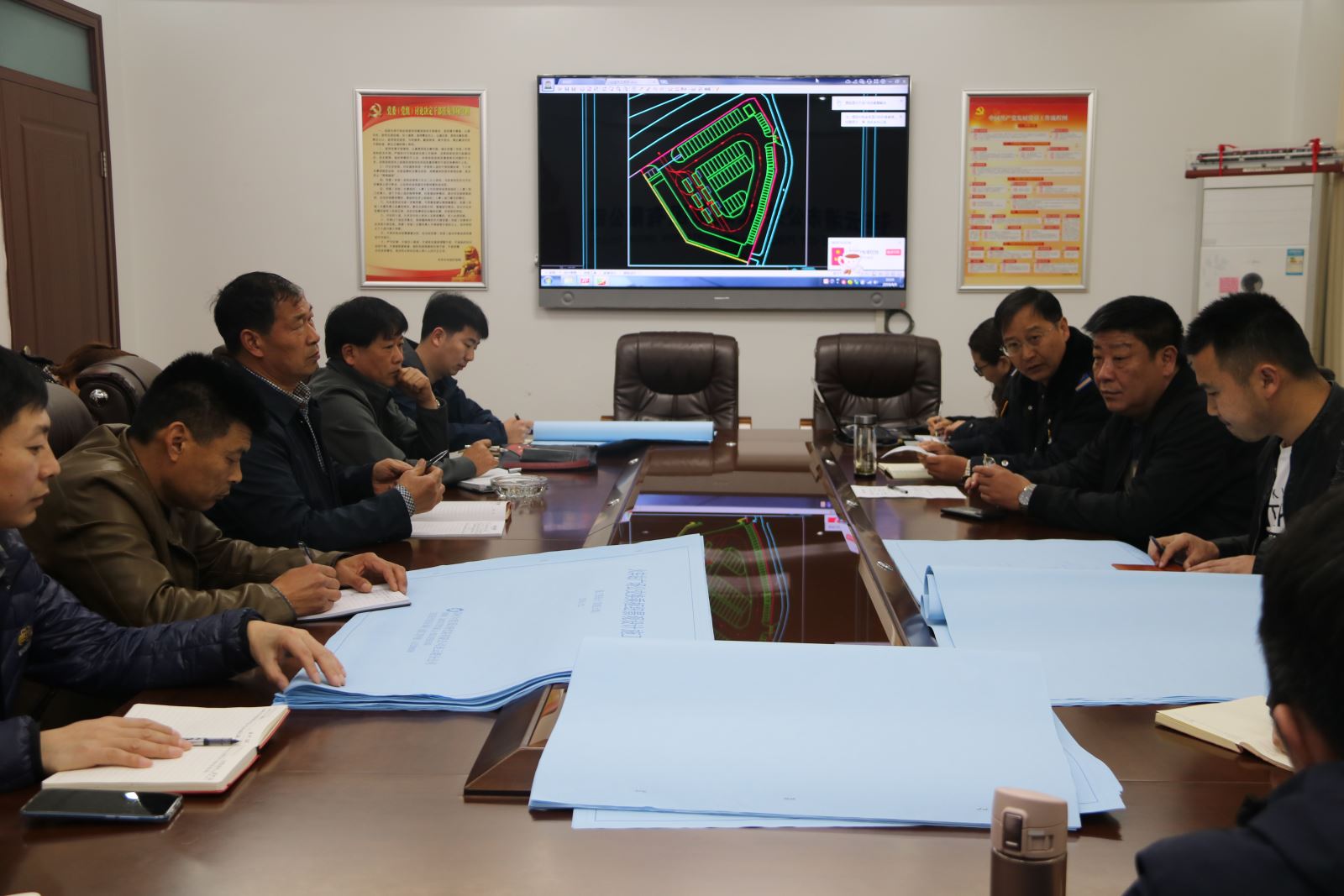 公交集團(tuán)召開火車站公交換乘場站項目技術(shù)交底工作會議